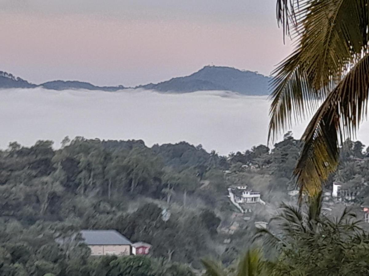 Sunset Hills Leilighet Kandy Eksteriør bilde